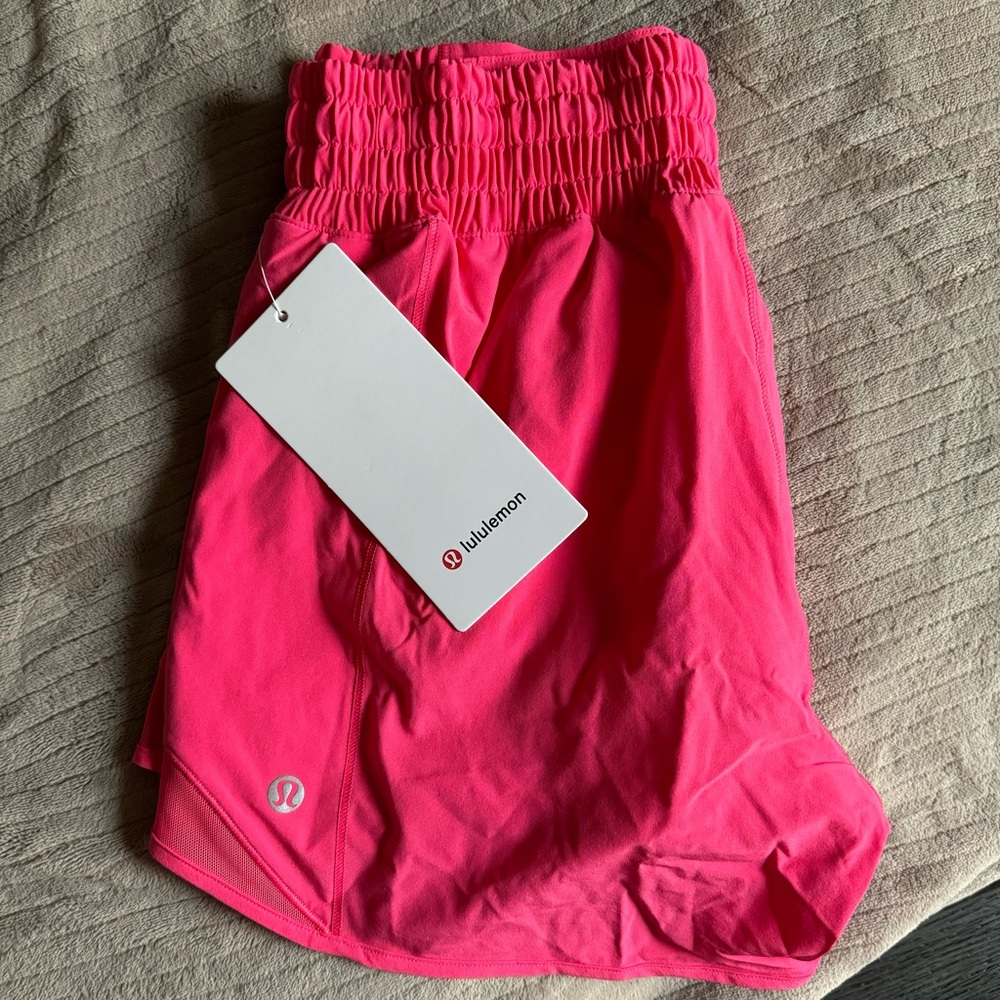 Lululemon Hotty Hot 4” High Rise Shorts in size 4